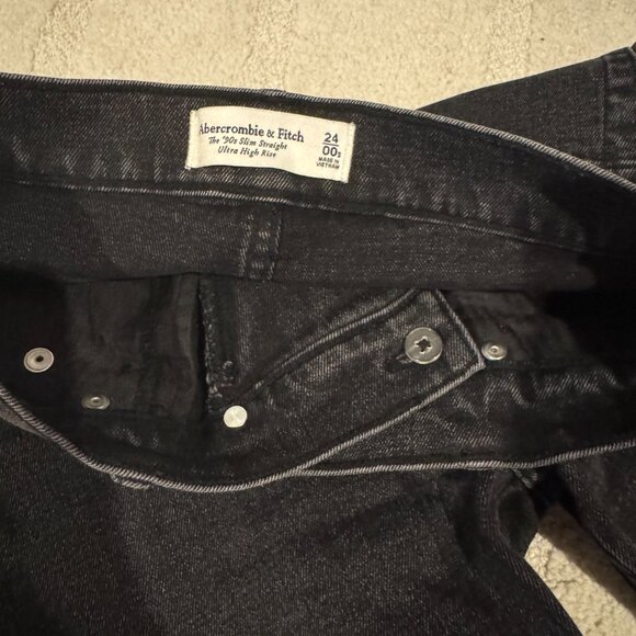 Abercrombie & Fitch The 90s Slim Straight Ultra High Rise - Short - Picture 9 of 11